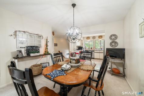 2 Whirling Dun Canton CT 06019