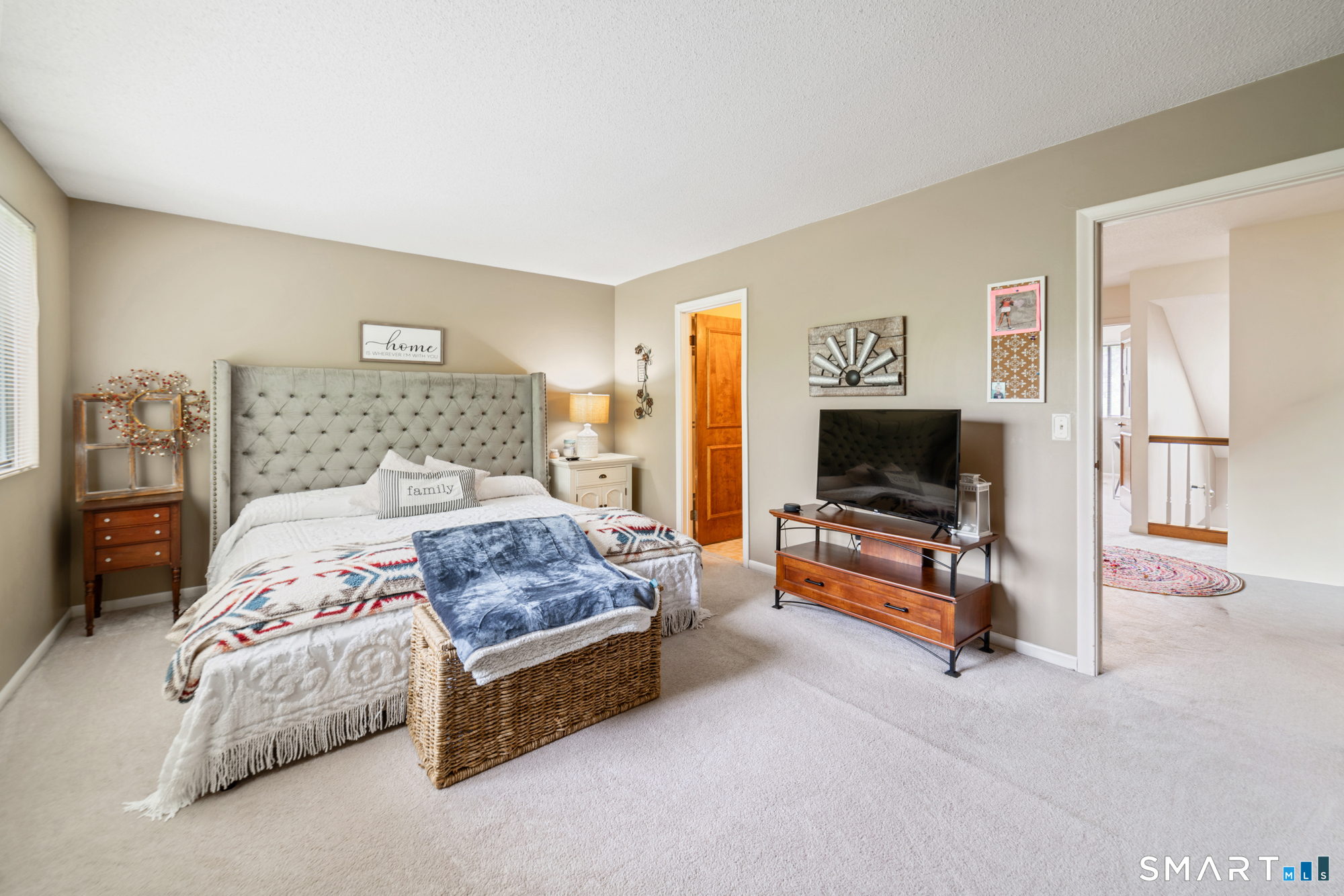 2 Whirling Dun Canton CT 06019