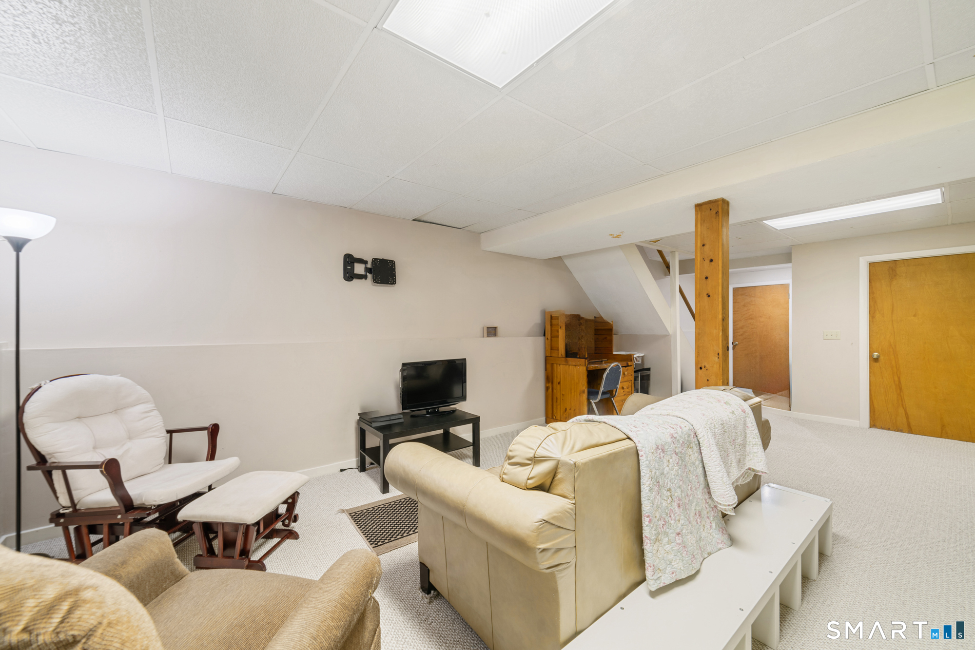 2 Whirling Dun Canton CT 06019