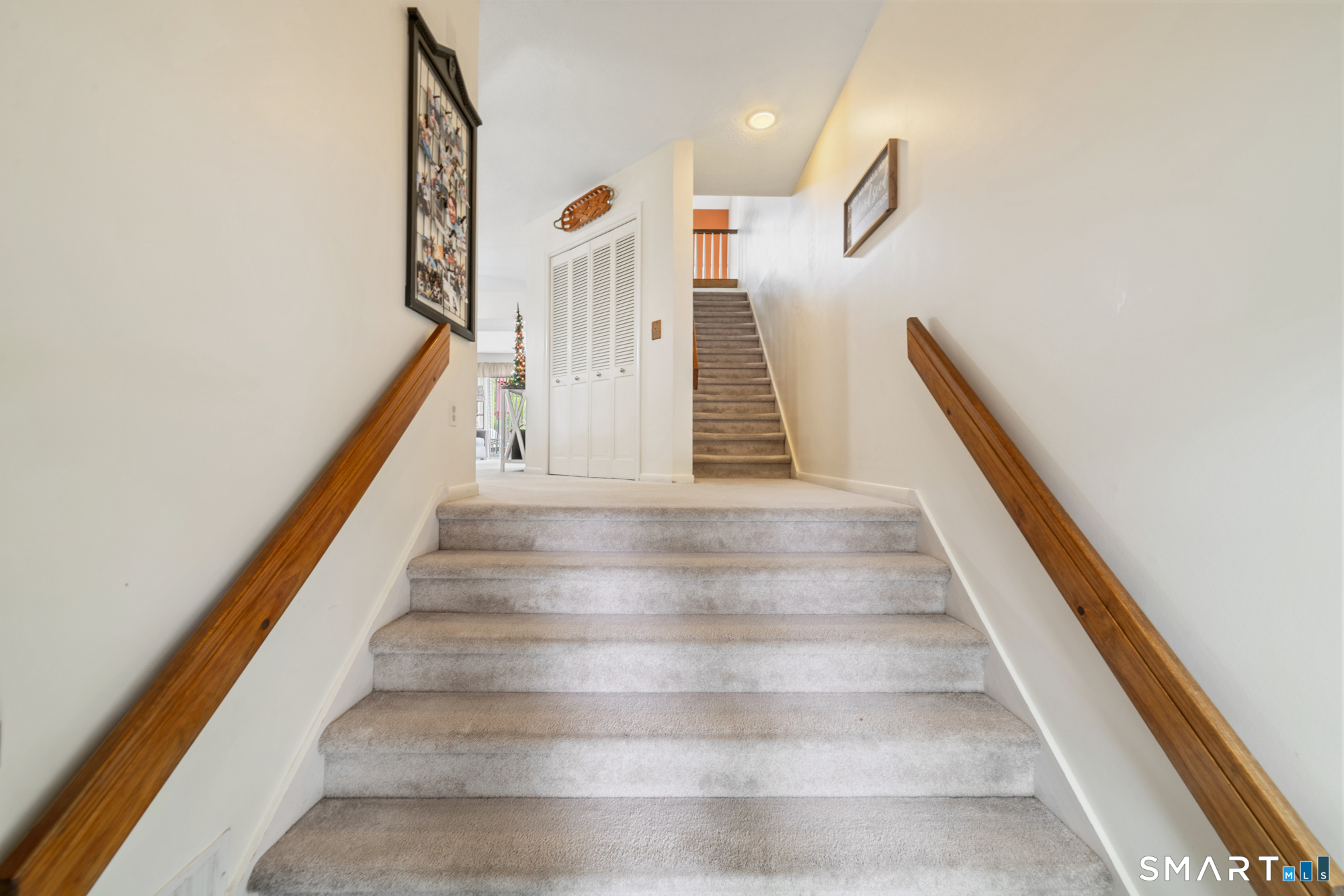 2 Whirling Dun Canton CT 06019