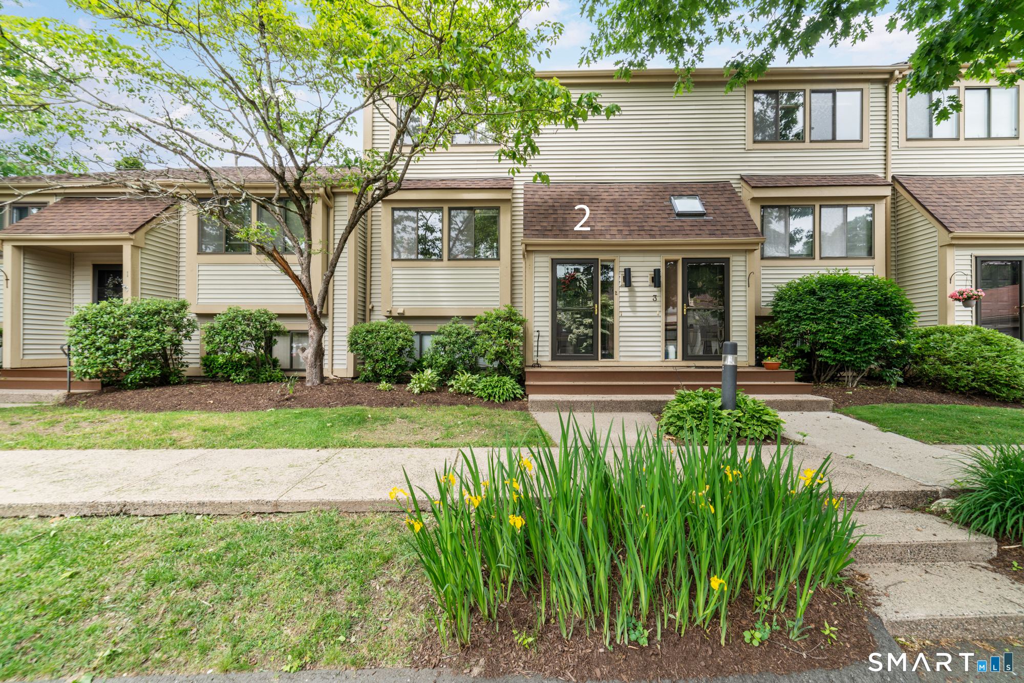 2 Whirling Dun Canton CT 06019