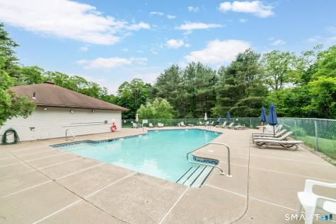 2 Whirling Dun Canton CT 06019