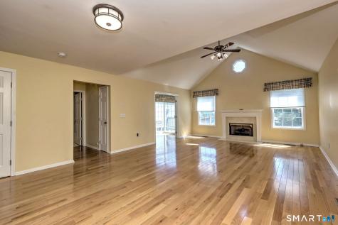 65 Elizabeth Circle Newtown CT 06482