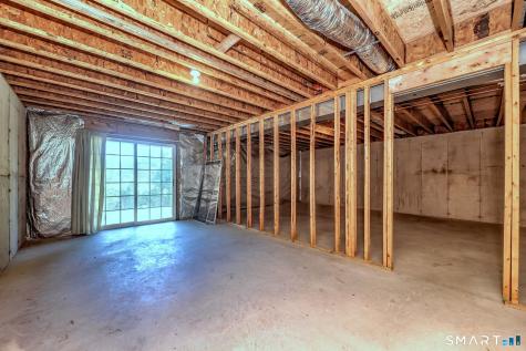 65 Elizabeth Circle Newtown CT 06482