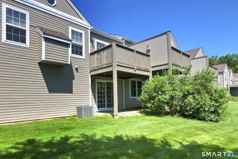 65 Elizabeth Circle Newtown CT 06482