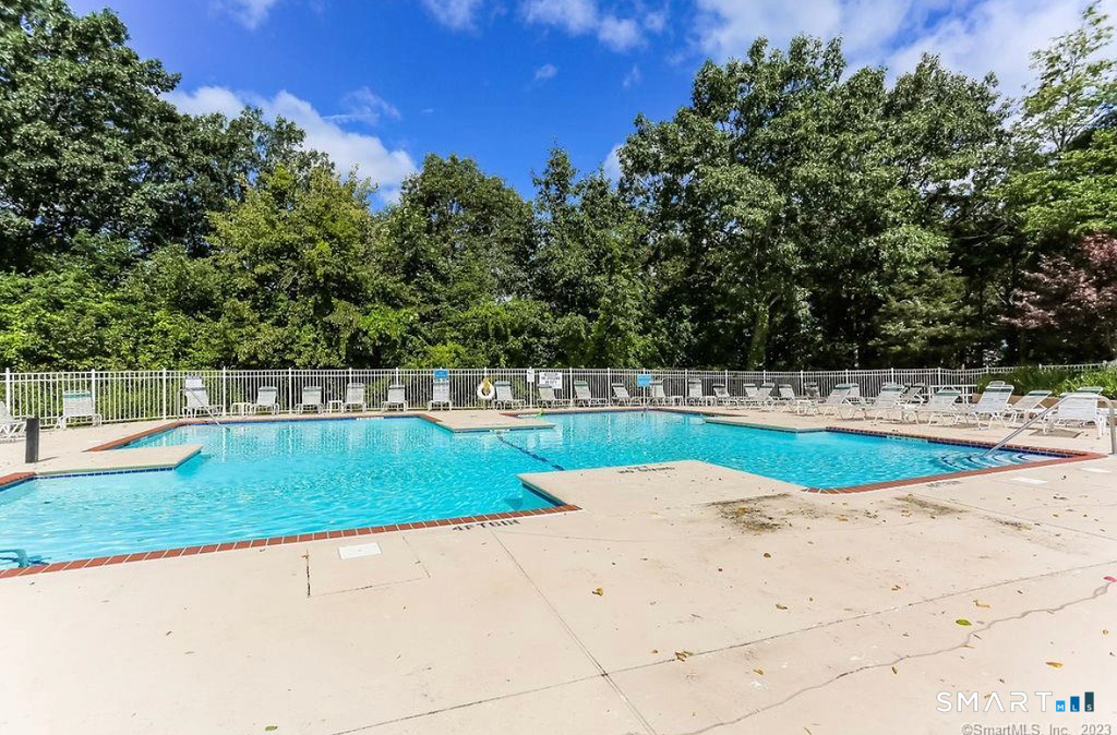 198 Carriage Crossing Lane Middletown CT 06457