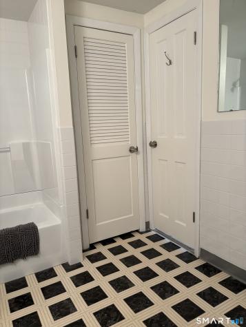 20 Lakeside Drive Ledyard CT 06339