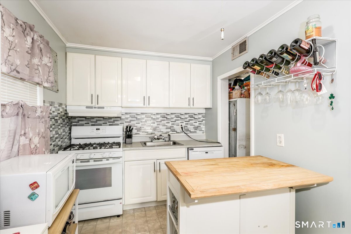 61 Fisher Court Stratford CT 06614