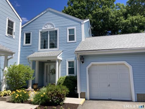 104 Redstone Circle Rocky Hill CT 06067