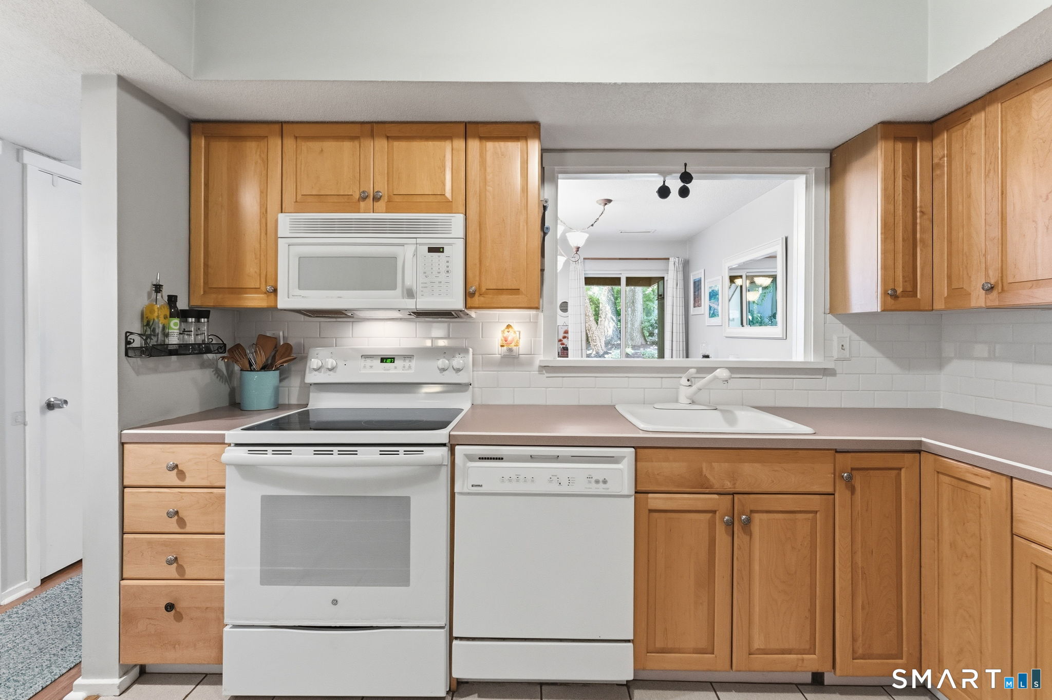 11 Willow Lane Avon CT 06001