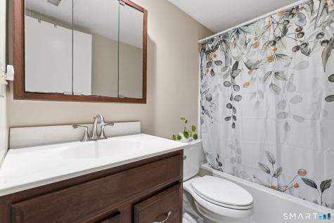 11 Willow Lane Avon CT 06001