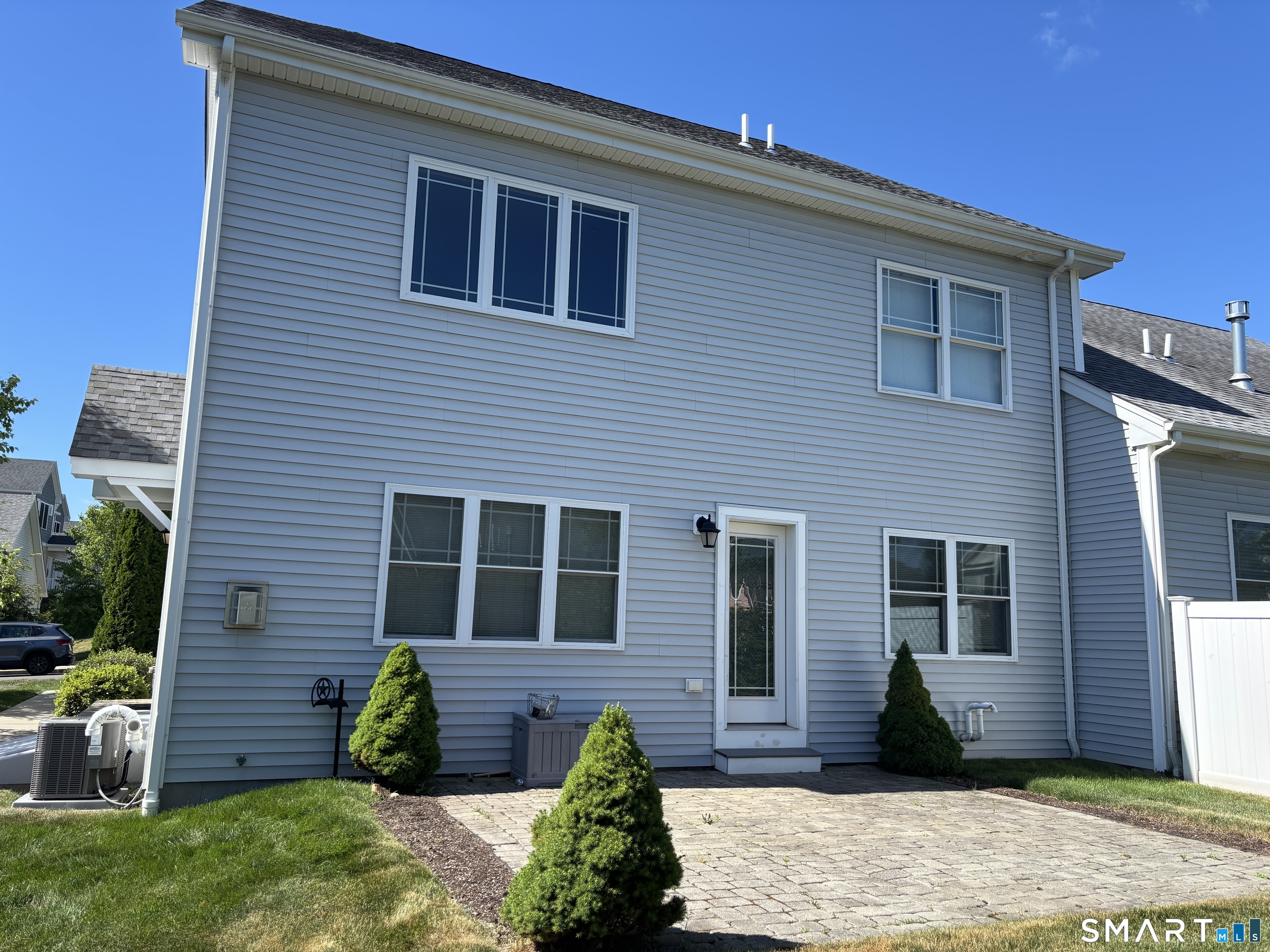11 Bleeker Circle North Haven CT 06473