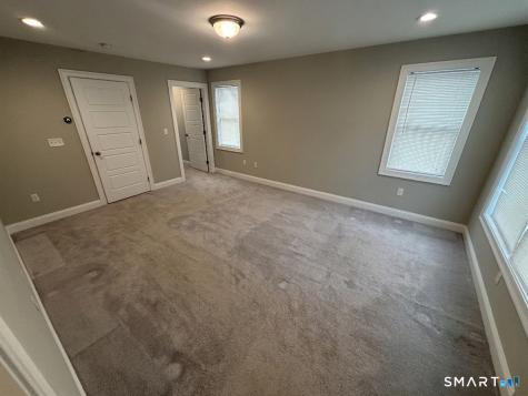 11 Bleeker Circle North Haven CT 06473