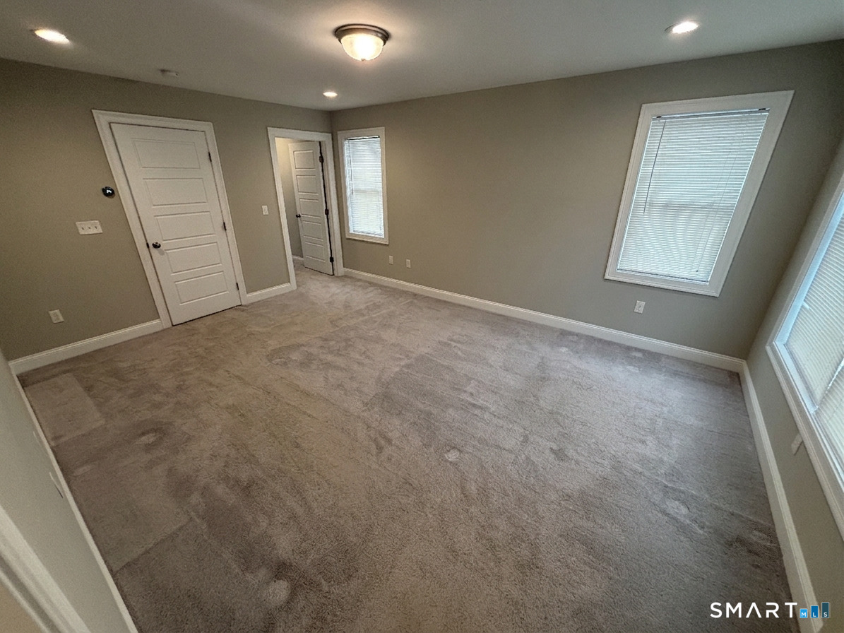 11 Bleeker Circle North Haven CT 06473