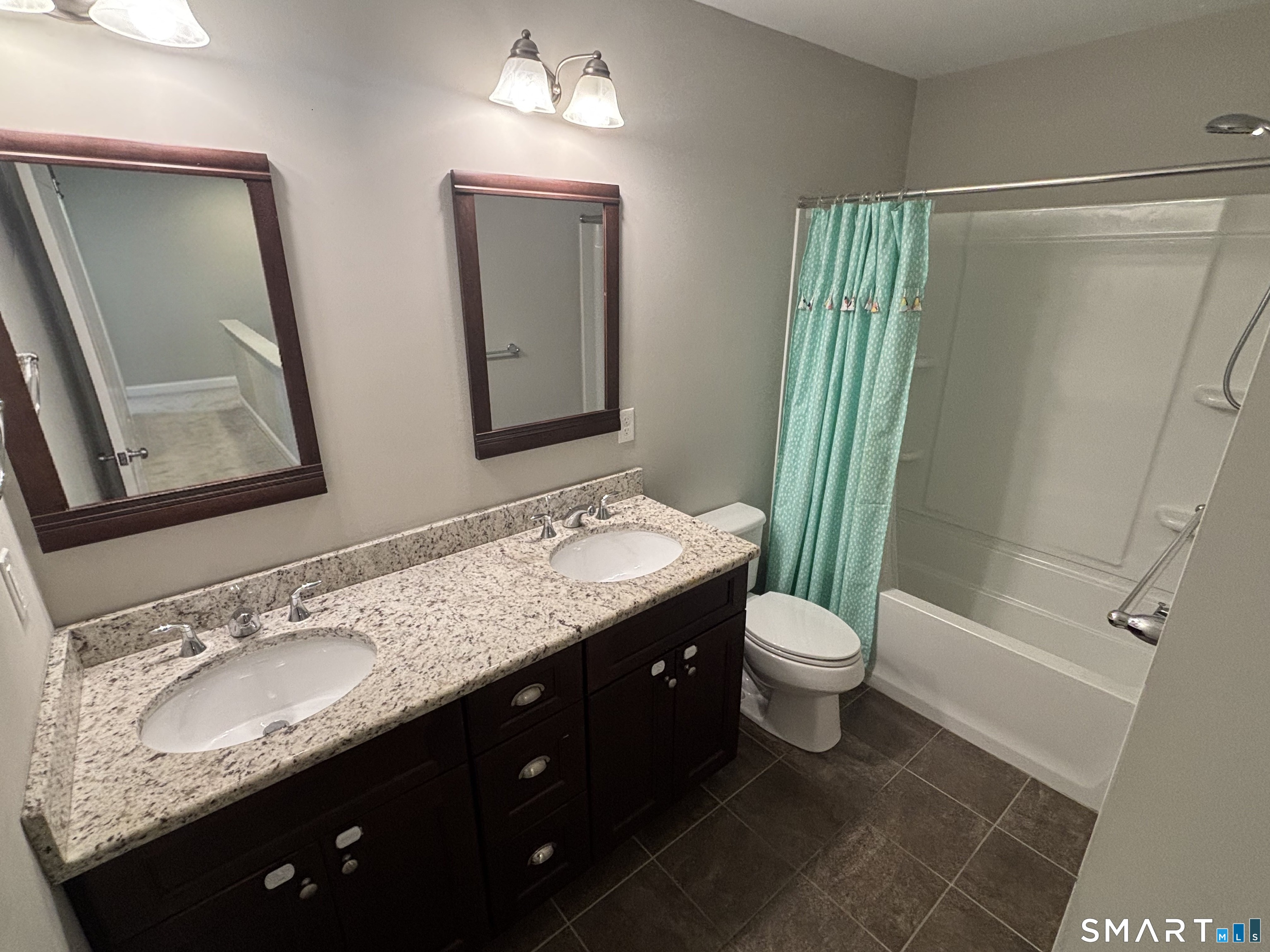 11 Bleeker Circle North Haven CT 06473