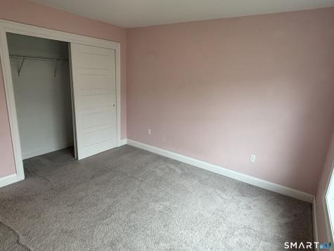 11 Bleeker Circle North Haven CT 06473