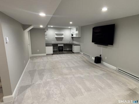 11 Bleeker Circle North Haven CT 06473