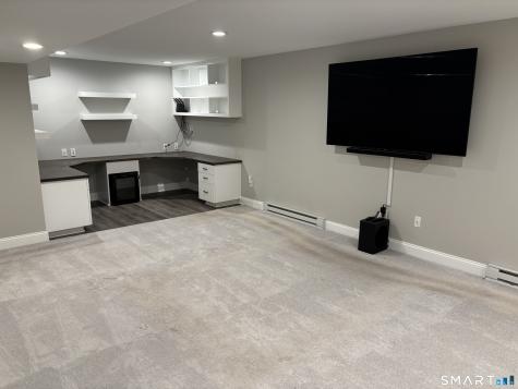 11 Bleeker Circle North Haven CT 06473