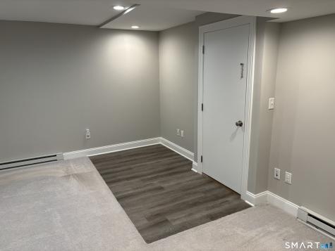 11 Bleeker Circle North Haven CT 06473