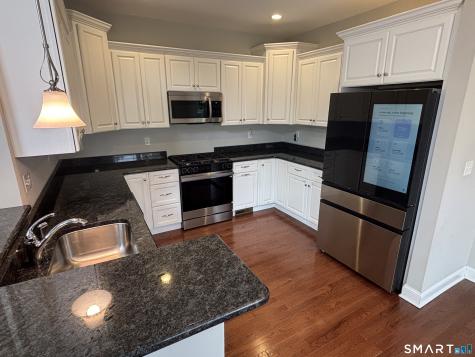 11 Bleeker Circle North Haven CT 06473