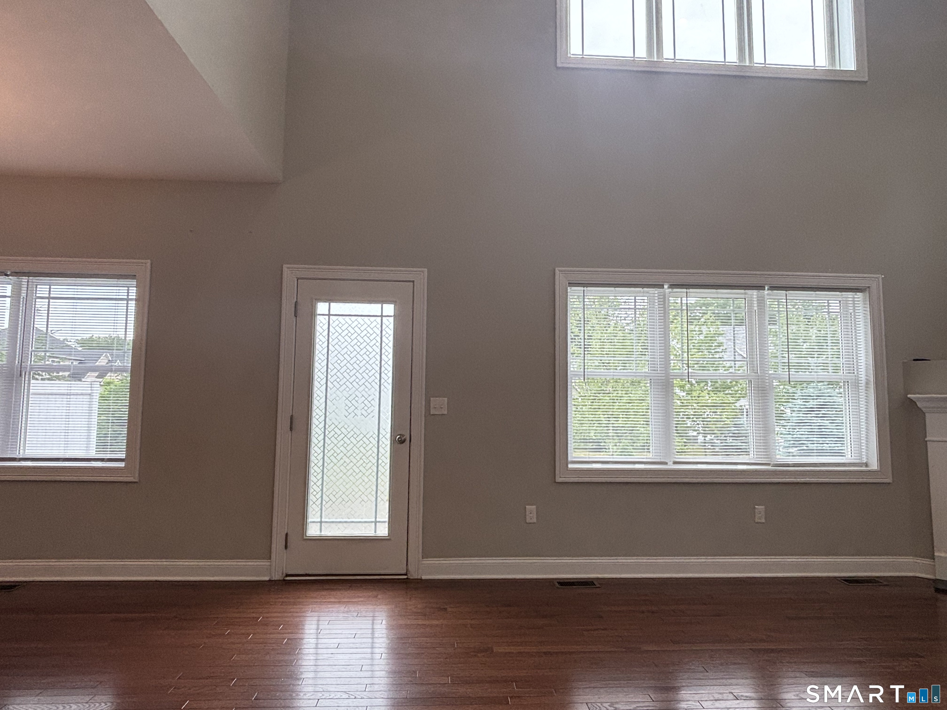 11 Bleeker Circle North Haven CT 06473