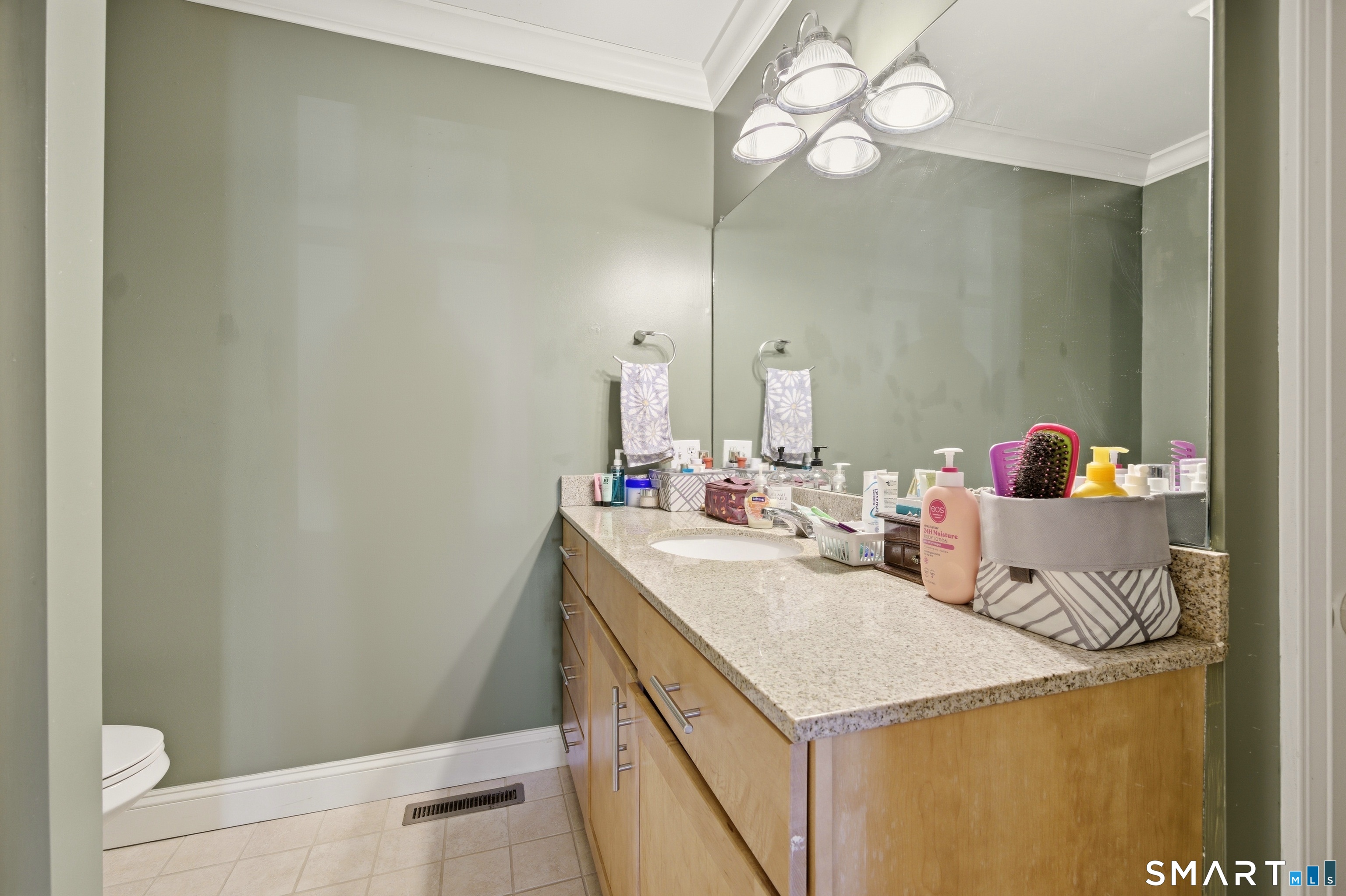 18 Augusta Circle East Haddam CT 06469