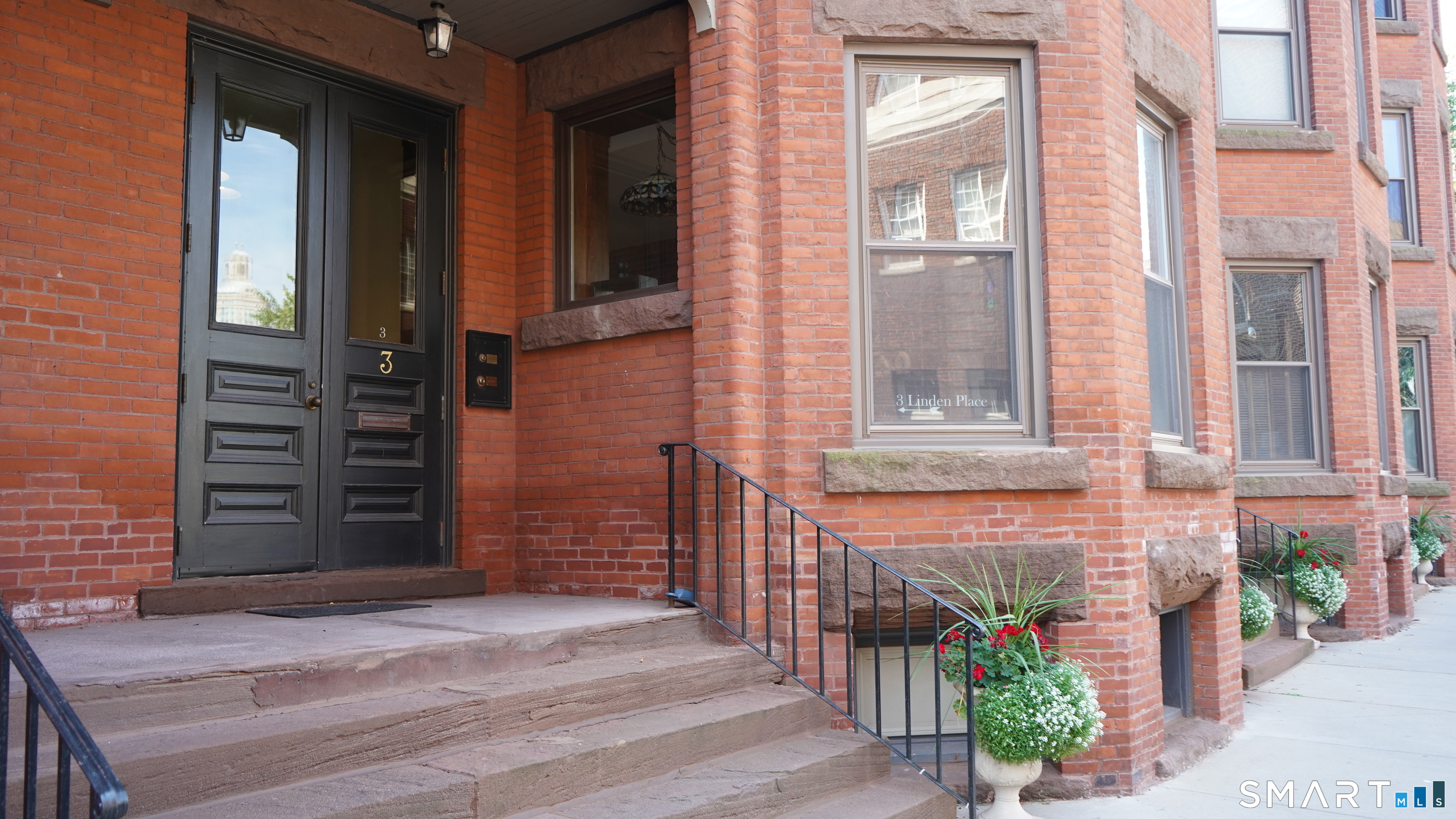 3 Linden Place Hartford CT 06106