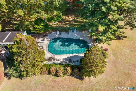 85 River Road Essex CT 06426