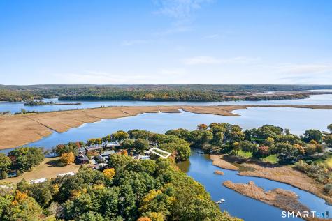85 River Road Essex CT 06426
