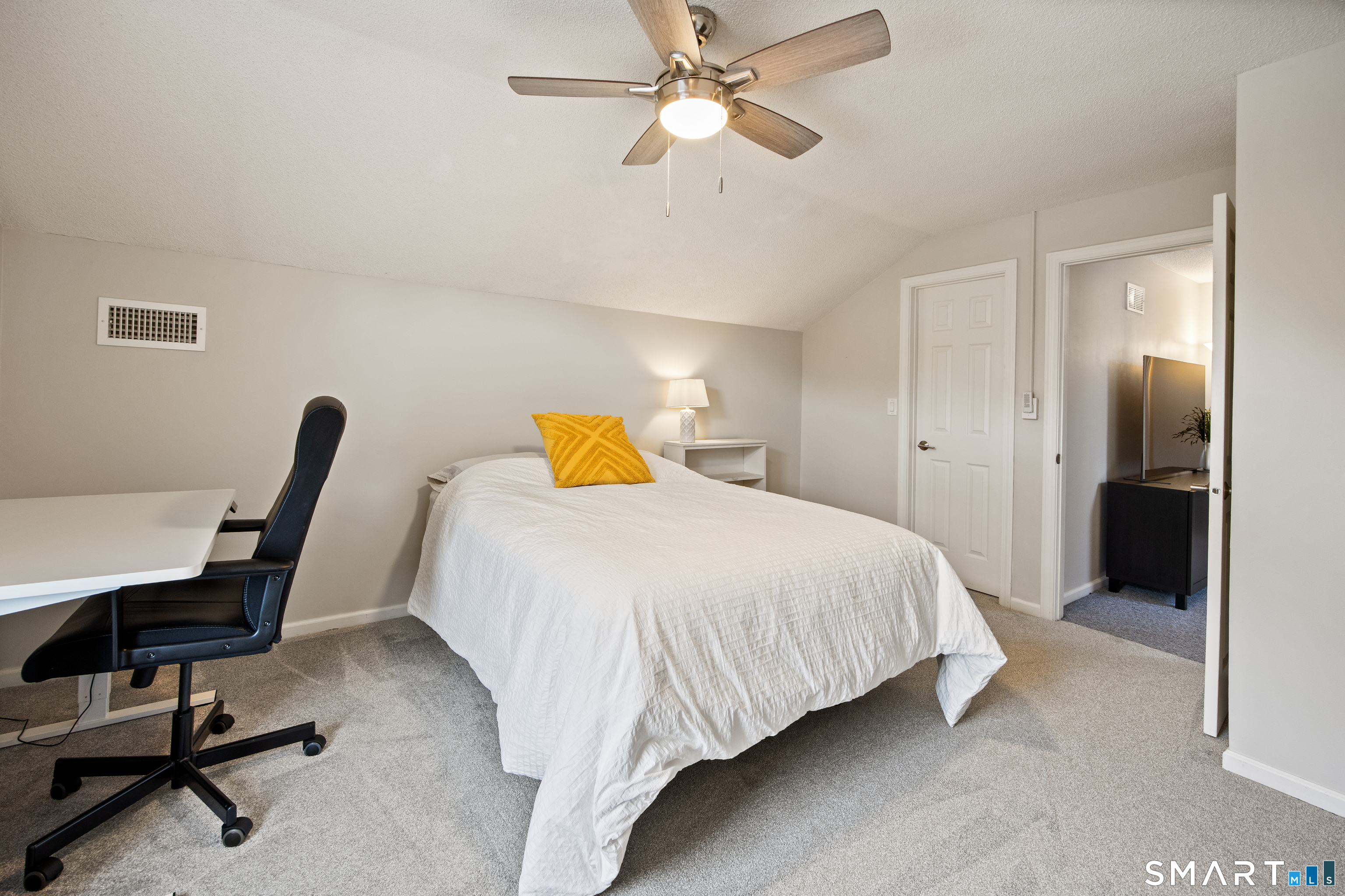 697 South End Road Southington CT 06479