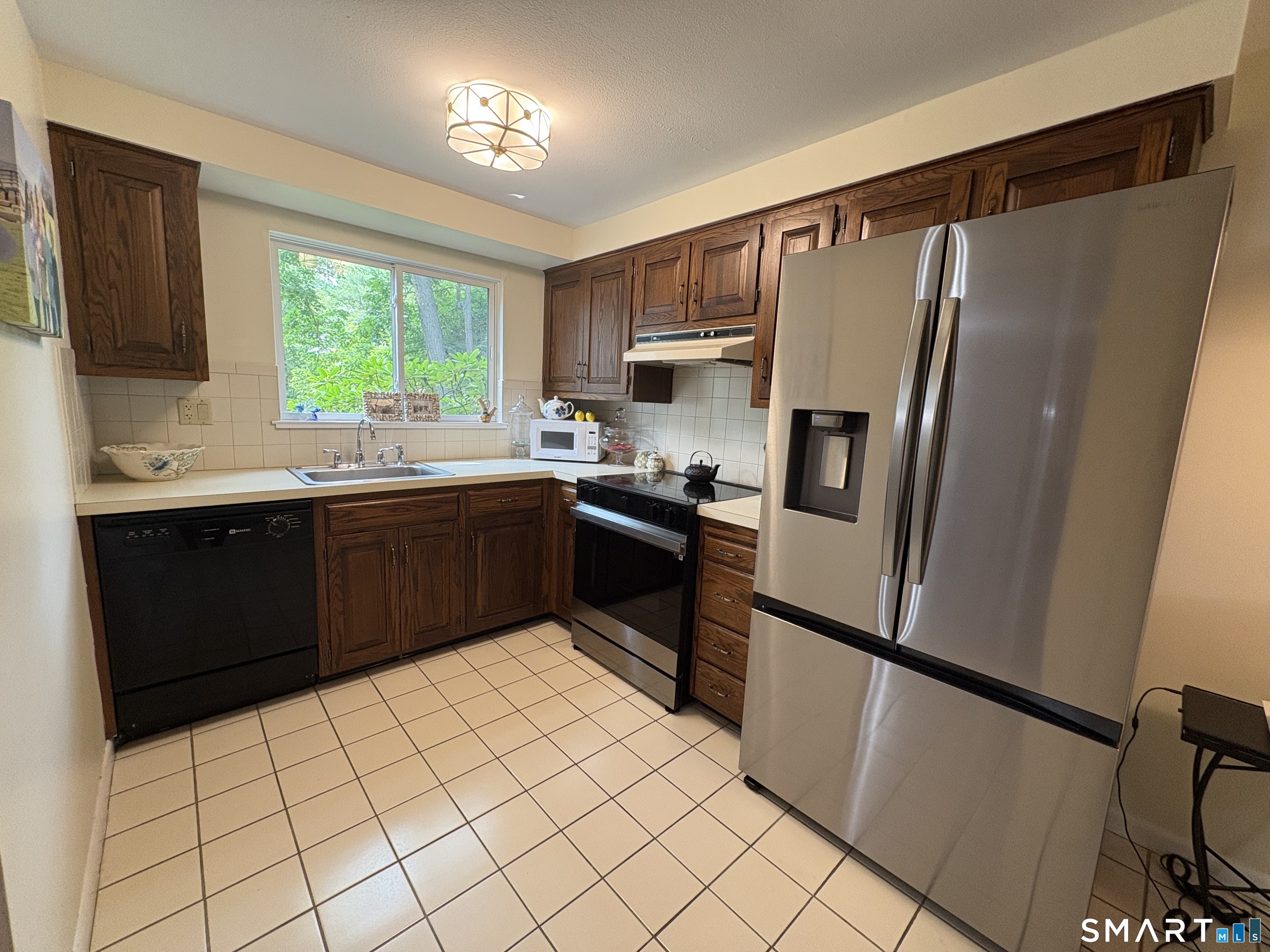 35 Harbour Village Branford CT 06405