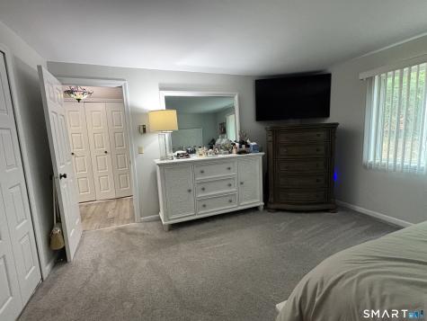 35 Harbour Village Branford CT 06405