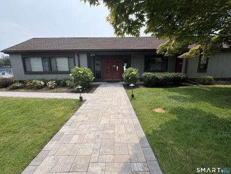 35 Harbour Village Branford CT 06405