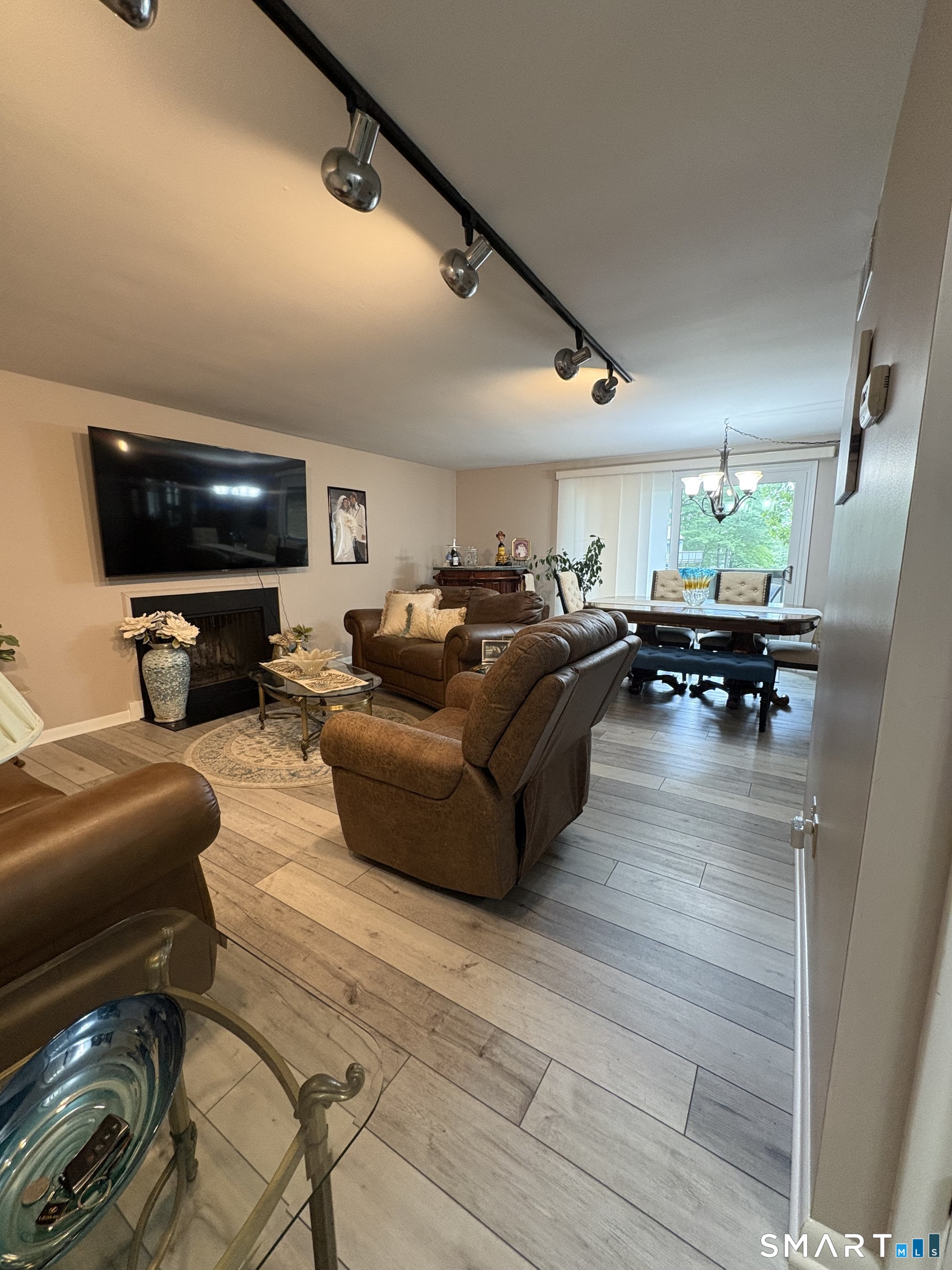 35 Harbour Village Branford CT 06405
