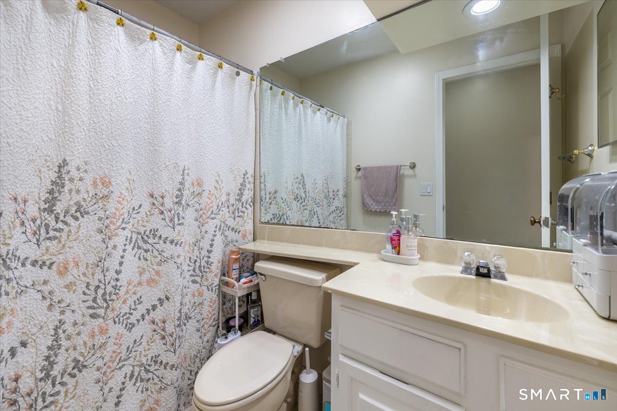 135 Mayfield Drive Trumbull CT 06611