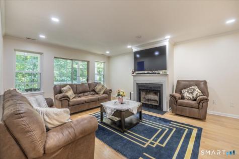 135 Mayfield Drive Trumbull CT 06611
