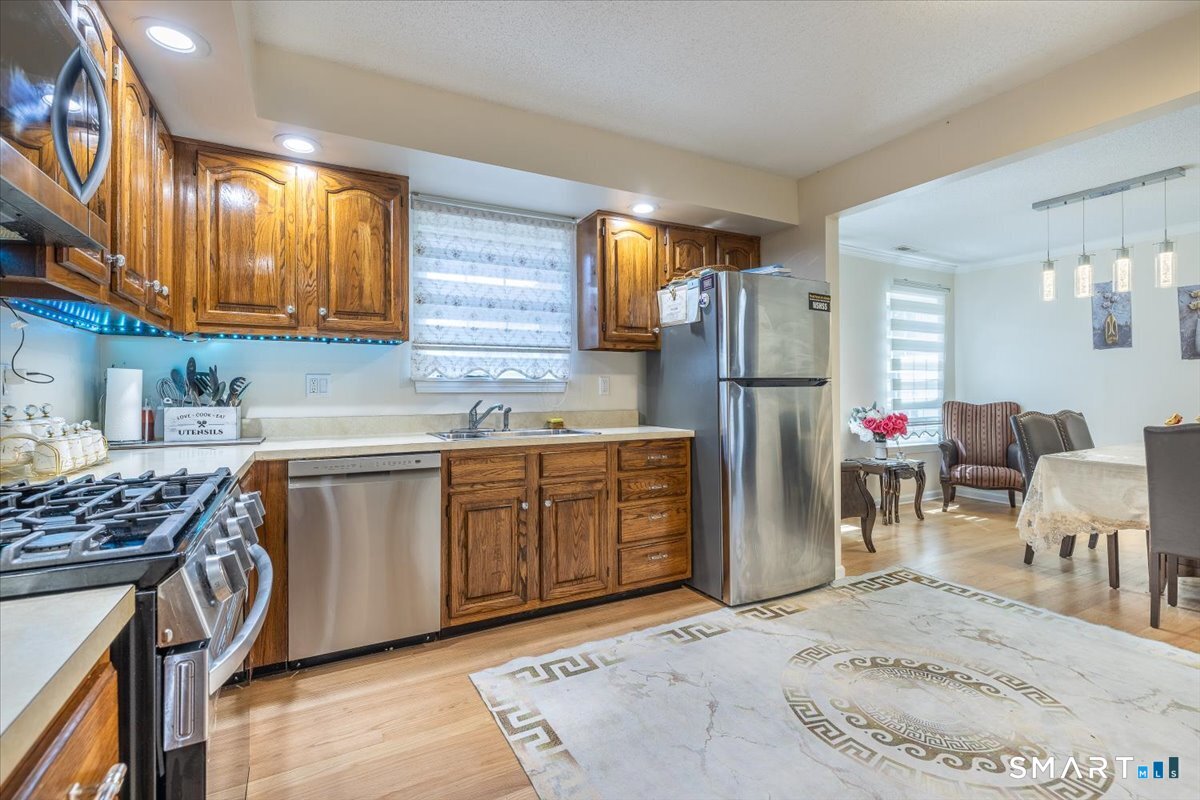 135 Mayfield Drive Trumbull CT 06611