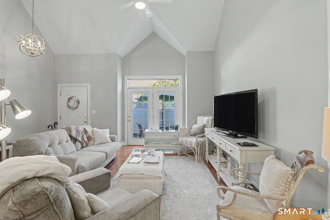 17 Southwick North Court Milford CT 06461