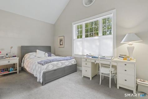 17 Southwick North Court Milford CT 06461