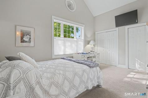 17 Southwick North Court Milford CT 06461