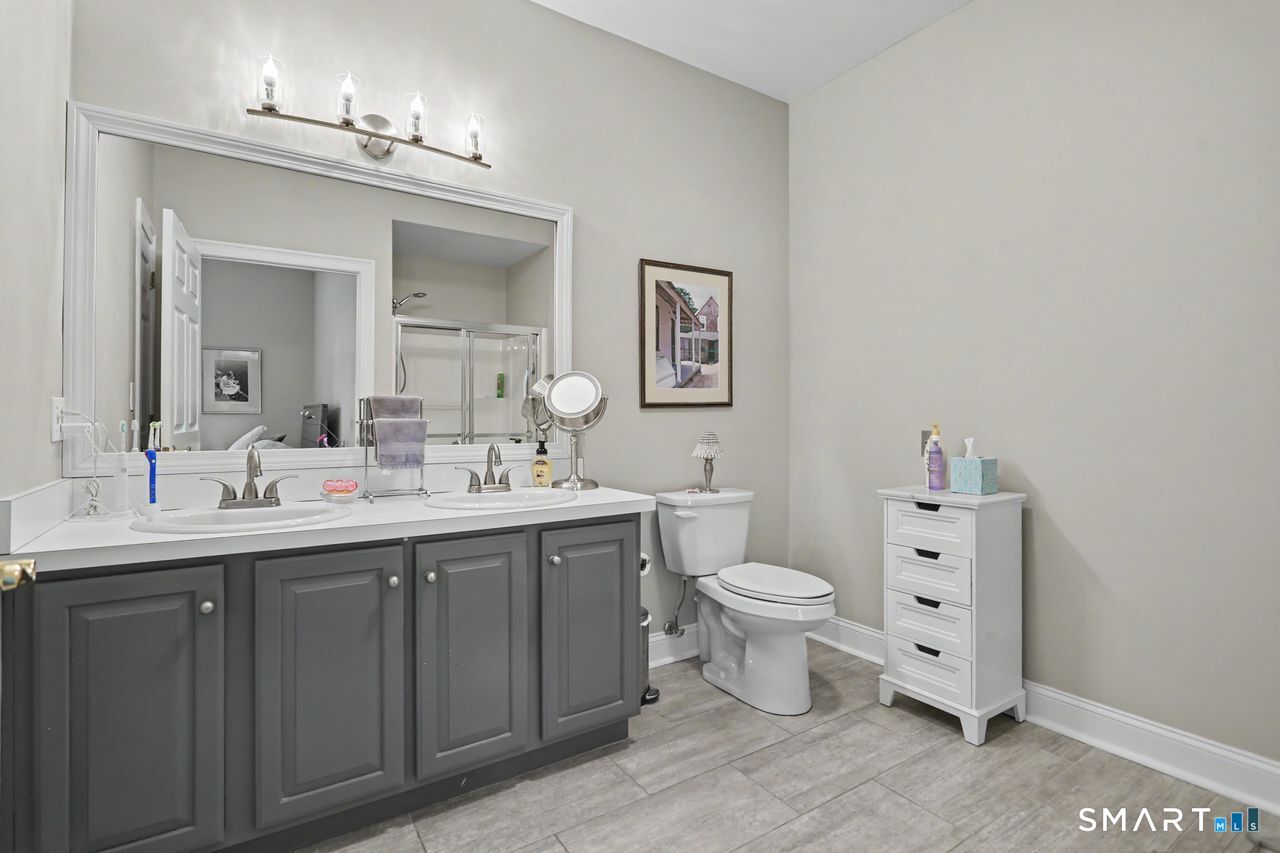 17 Southwick North Court Milford CT 06461