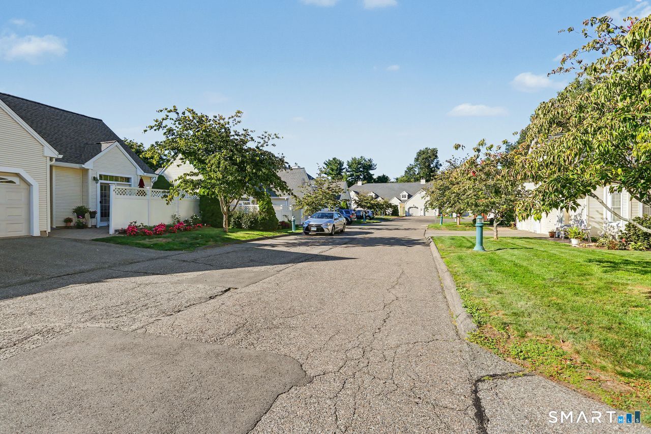 17 Southwick North Court Milford CT 06461