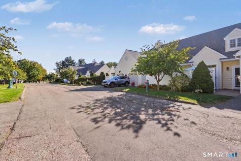 17 Southwick North Court Milford CT 06461