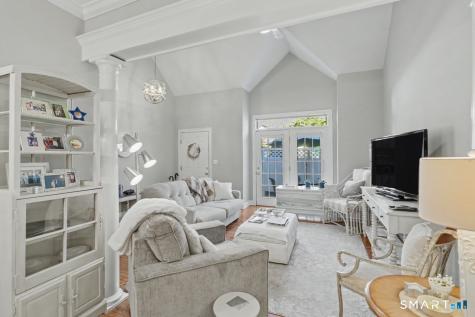 17 Southwick North Court Milford CT 06461