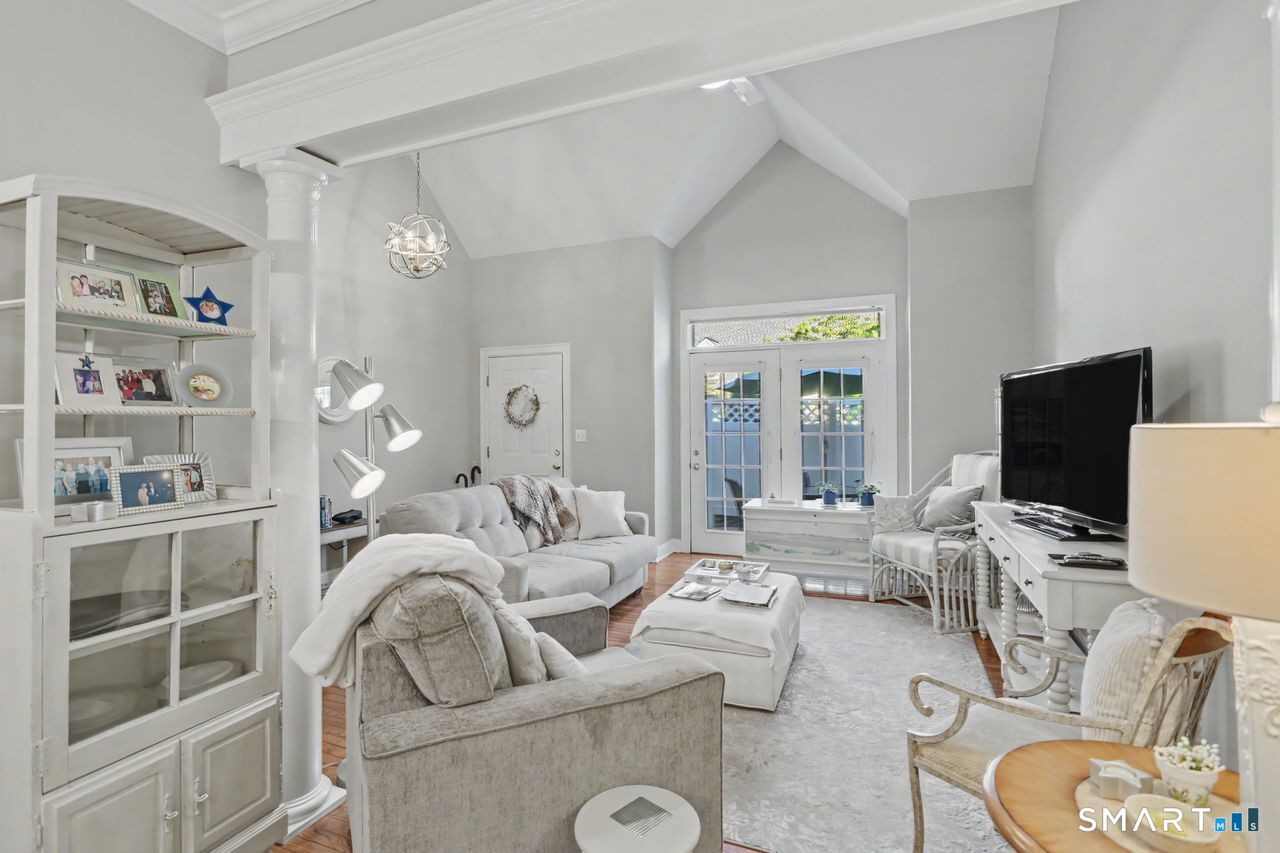 17 Southwick North Court Milford CT 06461