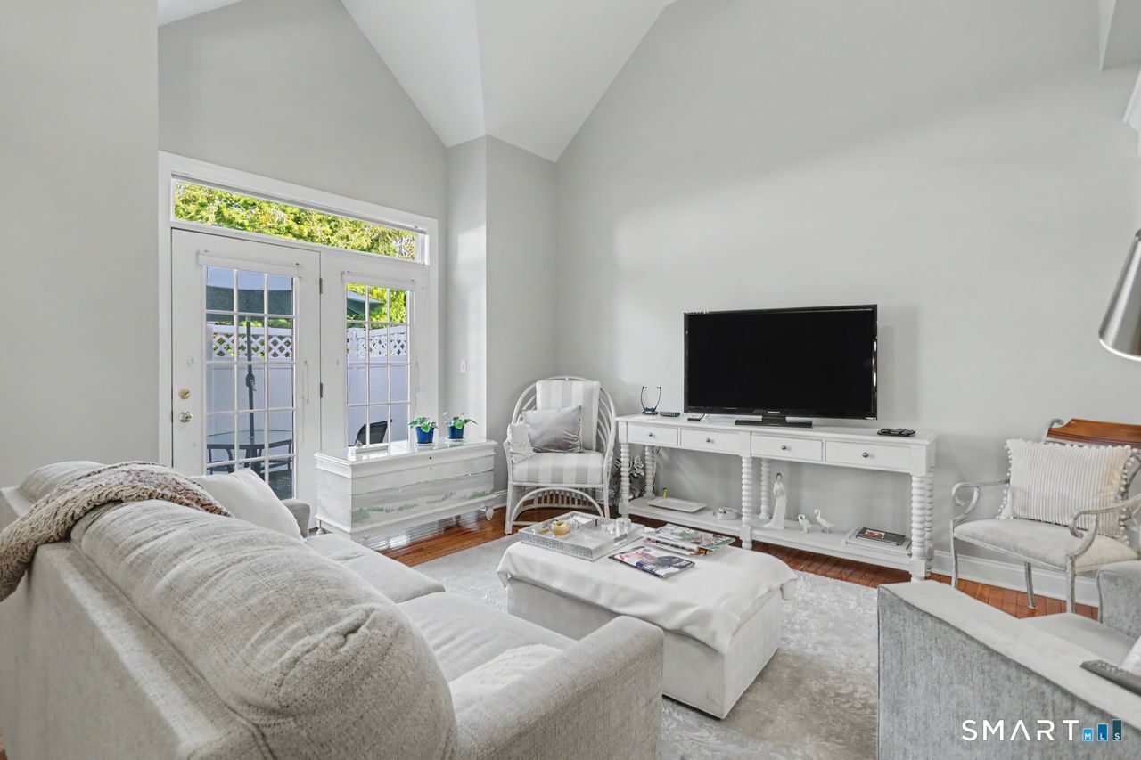 17 Southwick North Court Milford CT 06461