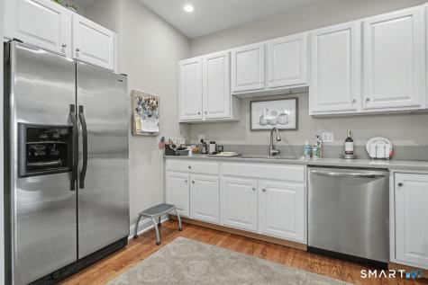 17 Southwick North Court Milford CT 06461