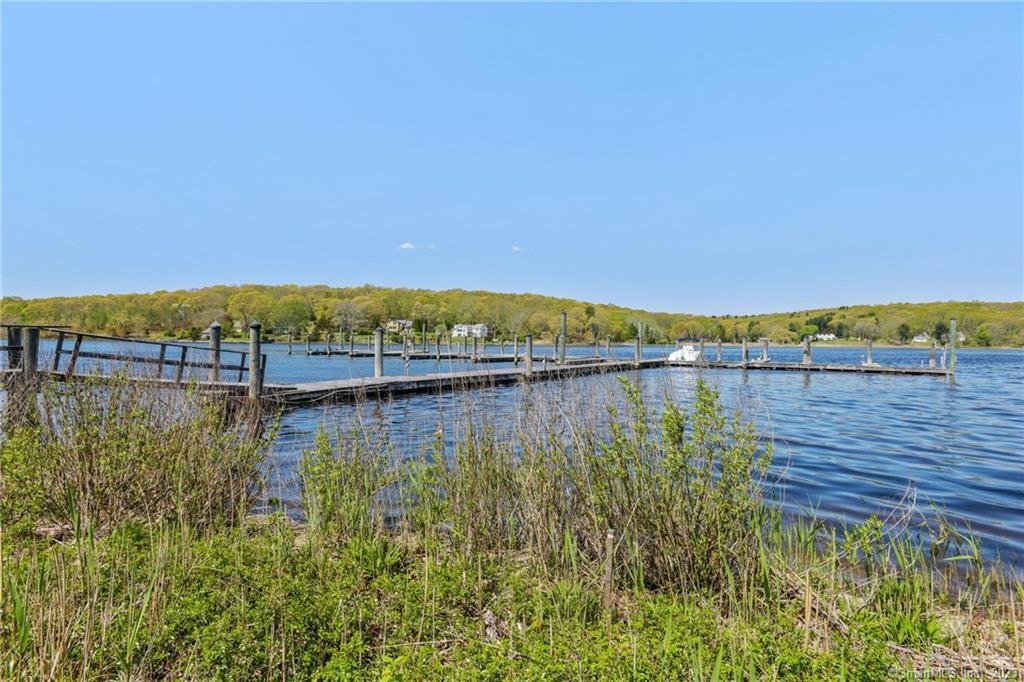 7 Whitehall Landing Stonington CT 06355