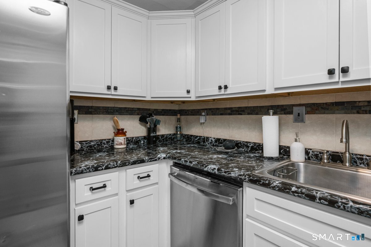 181 Williamstown Court Newington CT 06111