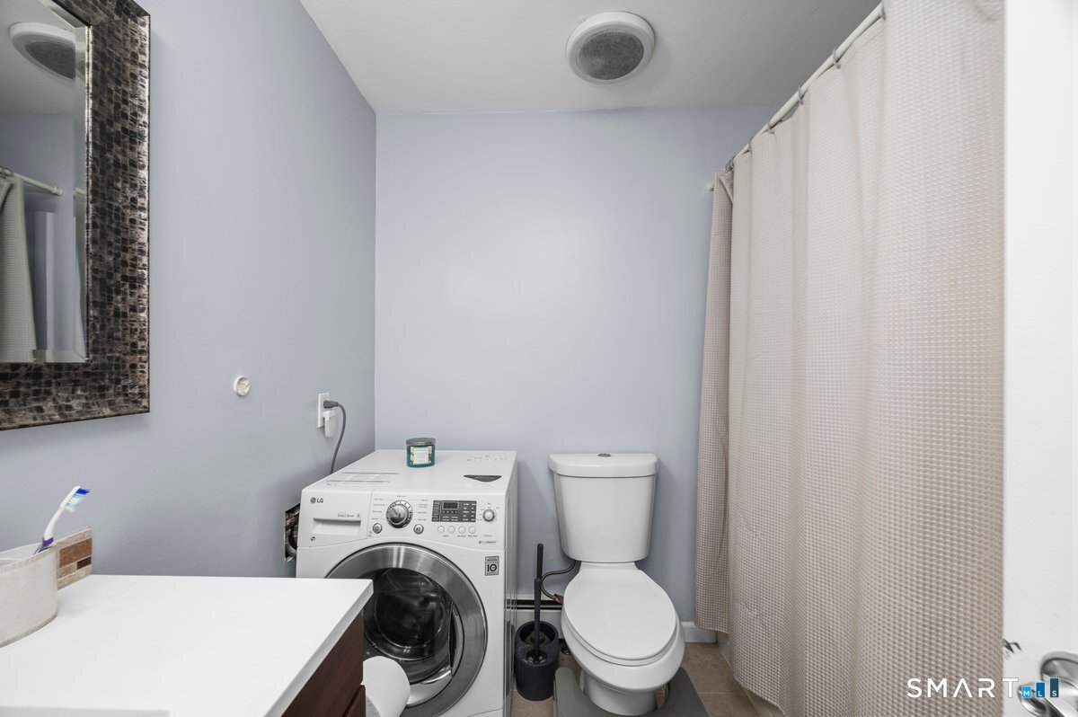 181 Williamstown Court Newington CT 06111